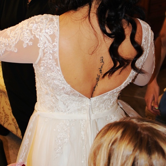 Wedding dress - Picture 3 of 3